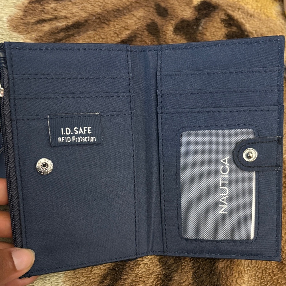 Nautica Blue Navy Embossed Card Holder - Picture 9 of 13